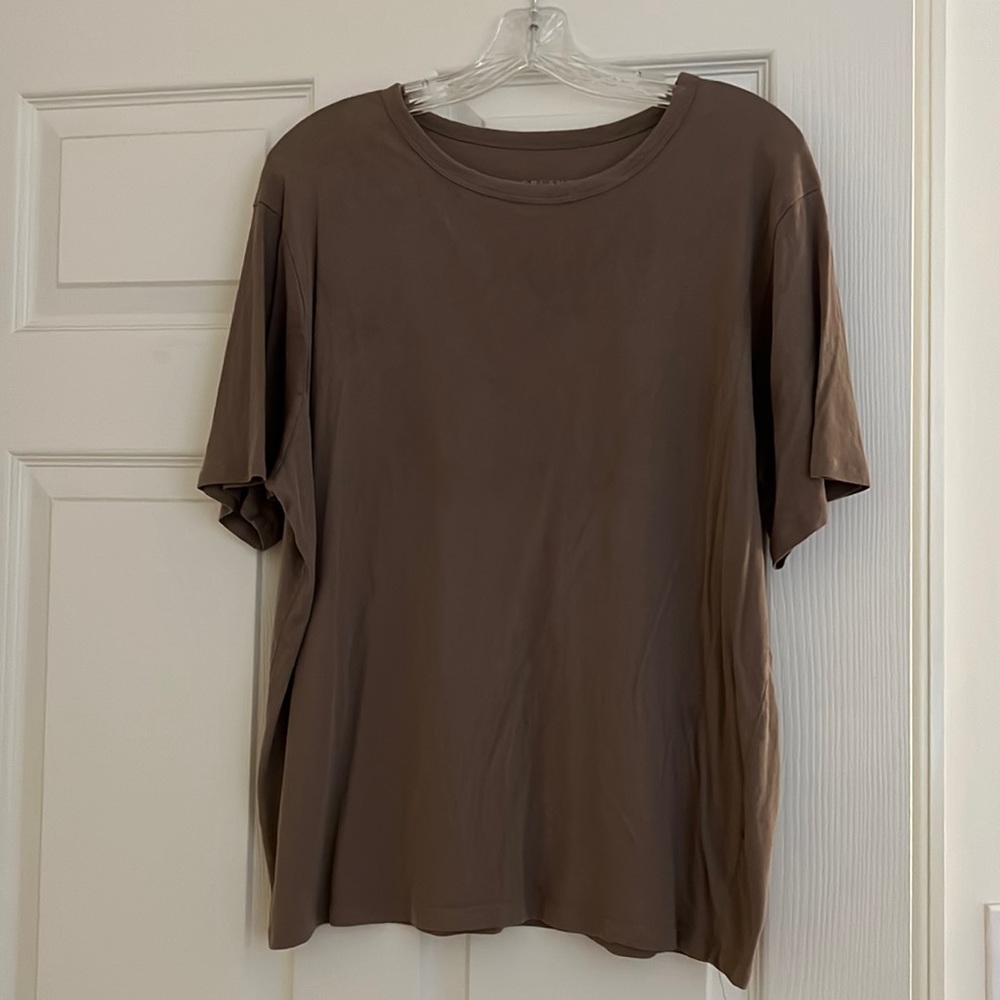 Everlane lightweight scoopneck tan short sleeve shirt